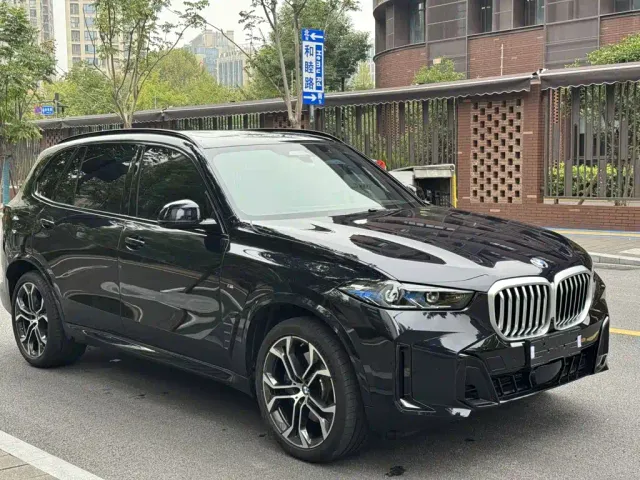 Фотография автомобиля — BMW X5