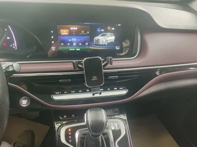 GAC Trumpchi M6 — Фото автомобиля 12