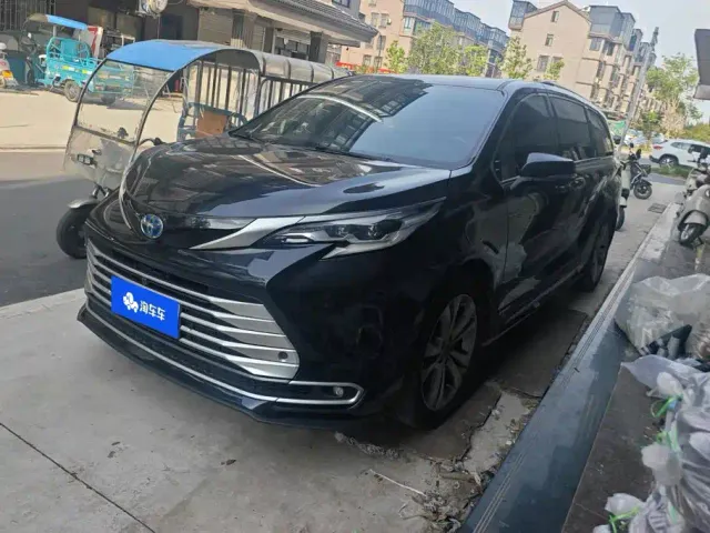 Фотография автомобиля — Toyota Sienna