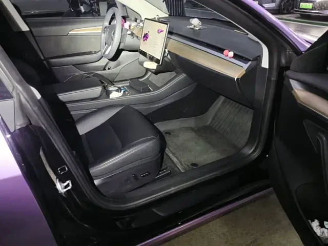 Tesla Model 3 — Фото автомобиля 13