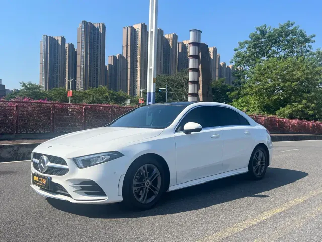 Фотография автомобиля — Mercedes-Benz A-Class