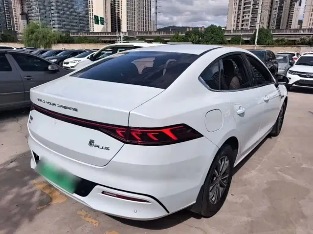 BYD Qin PLUS — Фото автомобиля 6