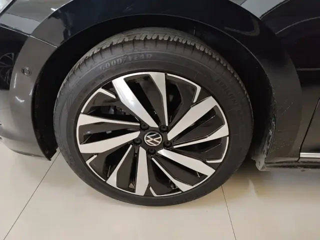 Volkswagen Passat — Фото автомобиля 22