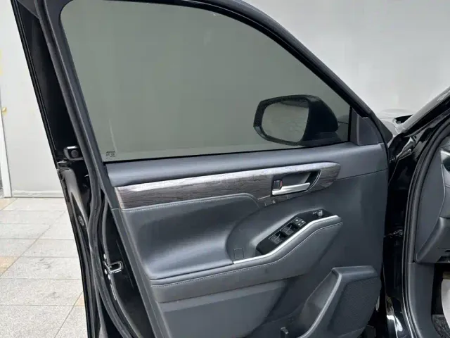 Toyota Crown Kluger — Фото автомобиля 12