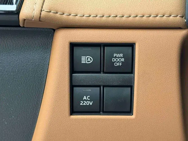 Toyota Alphard — Фото автомобиля 24