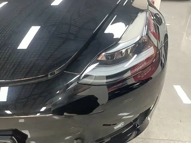 Tesla Model 3 — Фото автомобиля 23