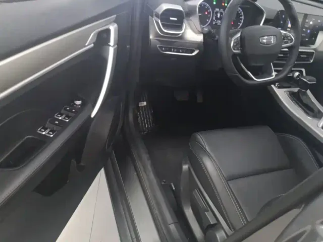 Geely Binyue — Фото автомобиля 15