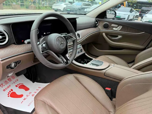 Mercedes-Benz E-Class — Фото автомобиля 8