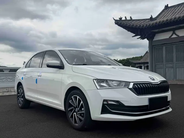 Skoda Rapid — Фото автомобиля 3
