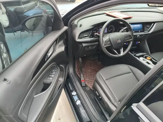 Buick Regal — Фото автомобиля 15
