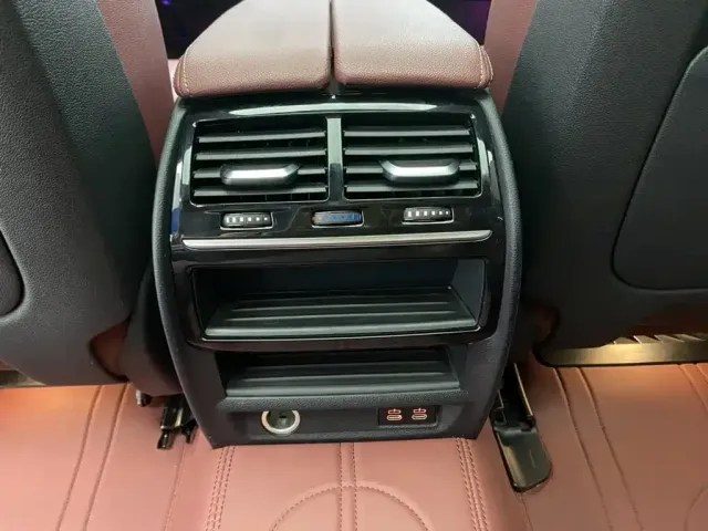 BMW 5 Series — Фото автомобиля 29
