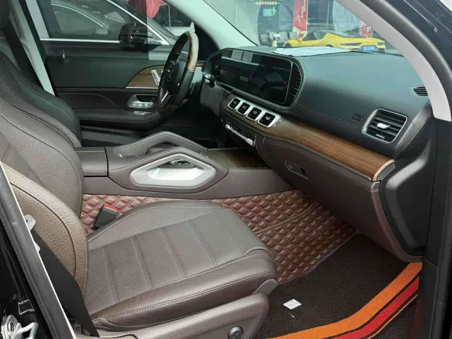 Mercedes-Benz GLS-Class — Фото автомобиля 10
