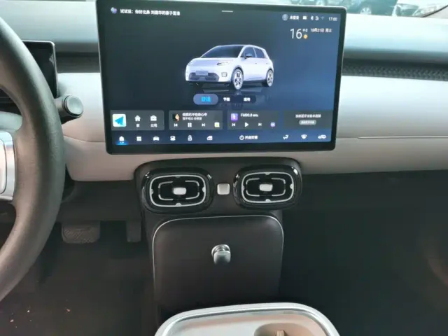 GAC Aion UT — Фото автомобиля 12