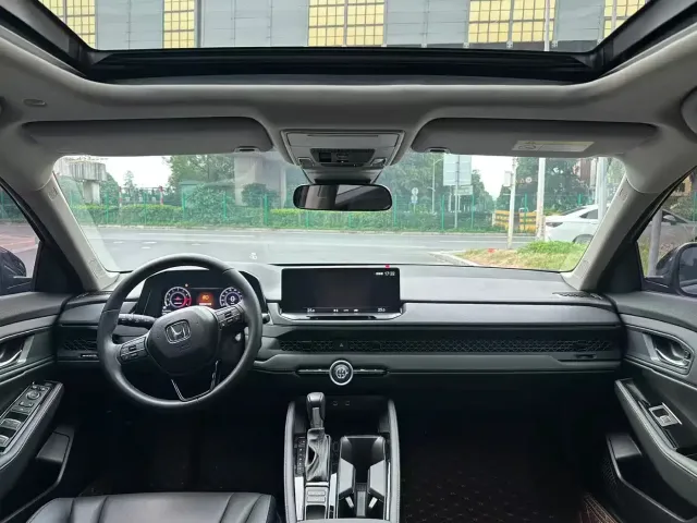 Honda Accord — Фото автомобиля 16