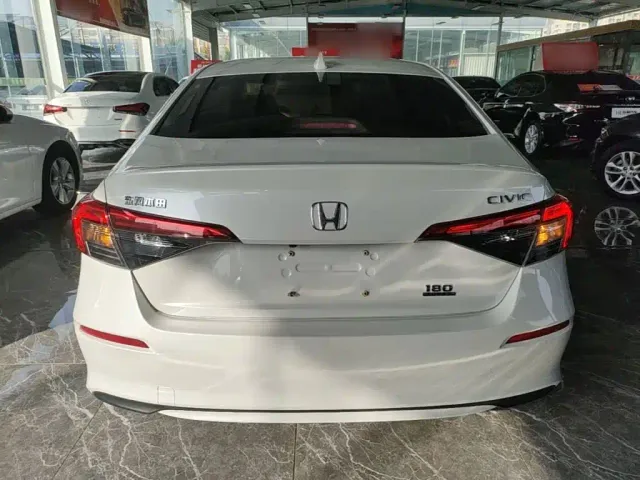 Honda Civic — Фото автомобиля 5