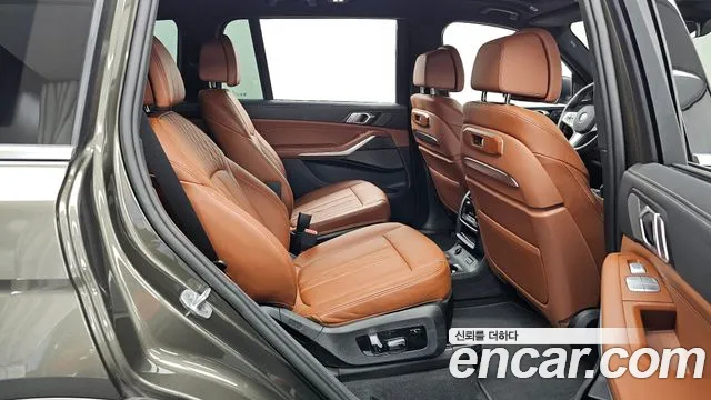 BMW X7 — Фото автомобиля 11
