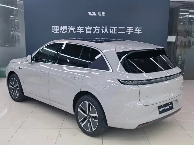 Li Auto L6 — Фото автомобиля 16