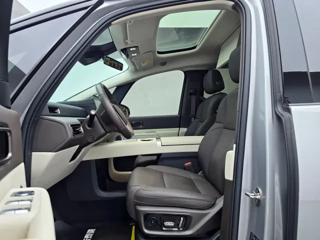 Li Auto MEGA — Фото автомобиля 13