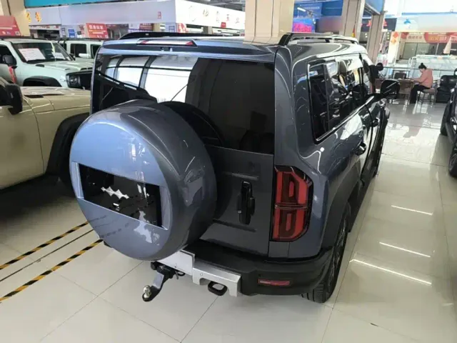 BYD FangChengBao Leopard 5 — Фото автомобиля 6