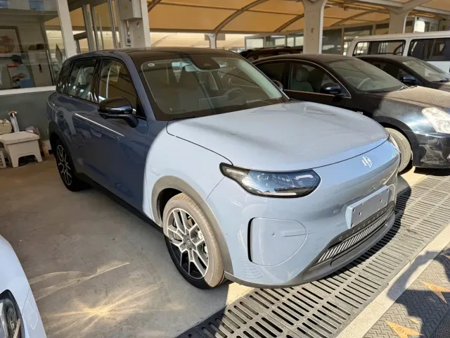 Leapmotor A10 — Фото автомобиля 3