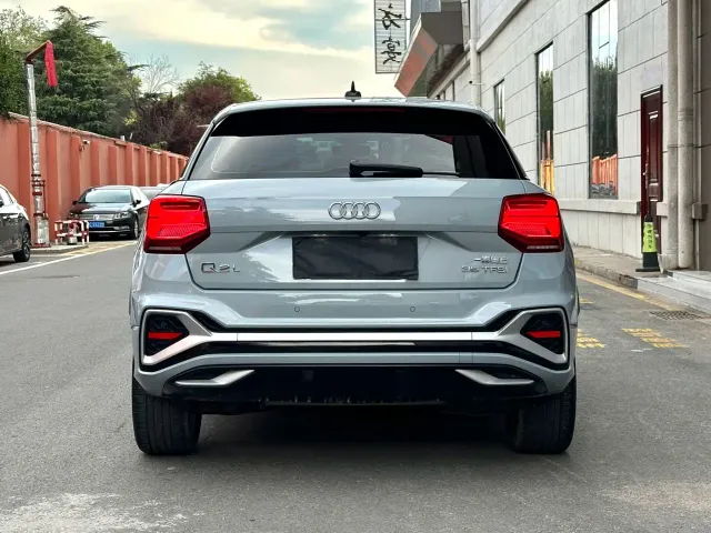 Audi Q2L — Фото автомобиля 6