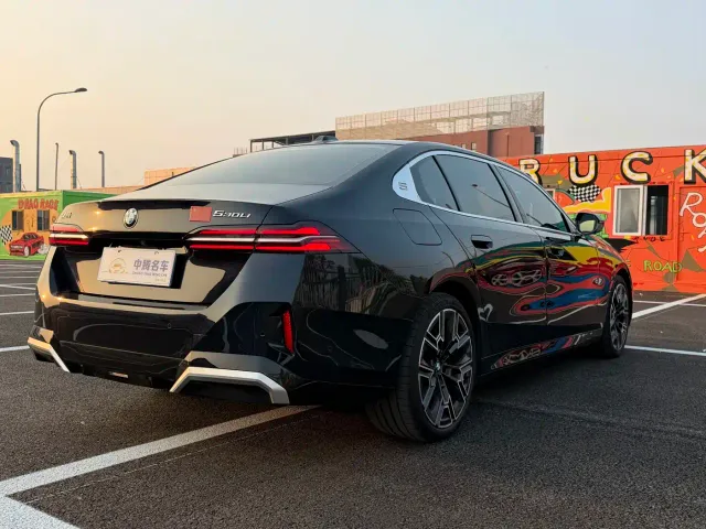 BMW 5 Series — Фото автомобиля 18