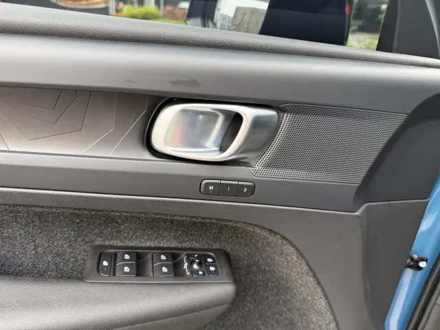 Volvo C40 — Фото автомобиля 8