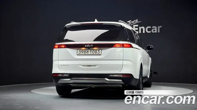 Kia Canival — Фото автомобиля 4