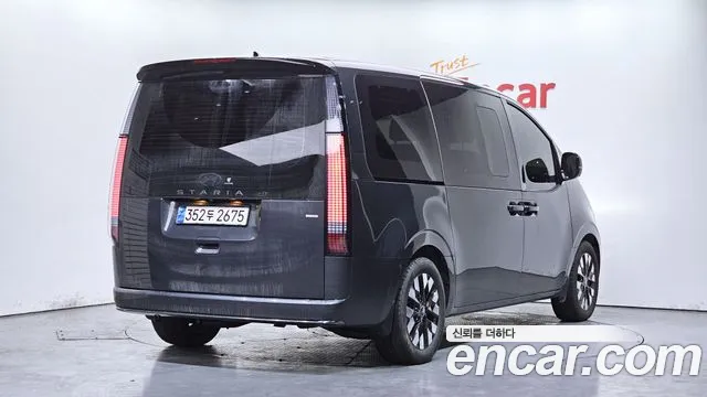 Hyundai Staria Staria 4WD Lounge 9 мест — Фото автомобиля 2