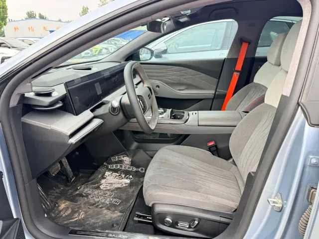 Geely Galaxy E8 — Фото автомобиля 4