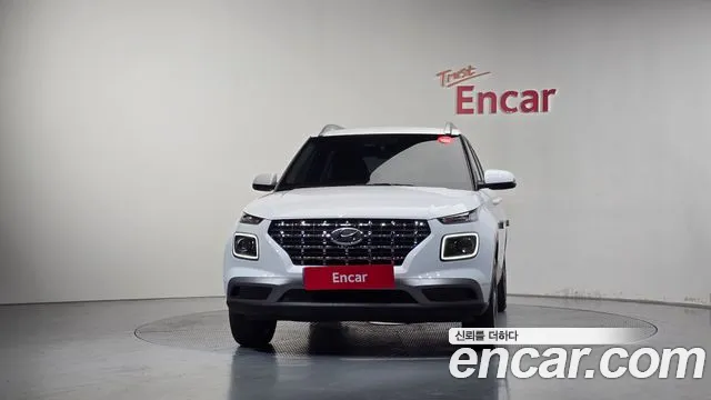 Hyundai Venue — Фото автомобиля 3
