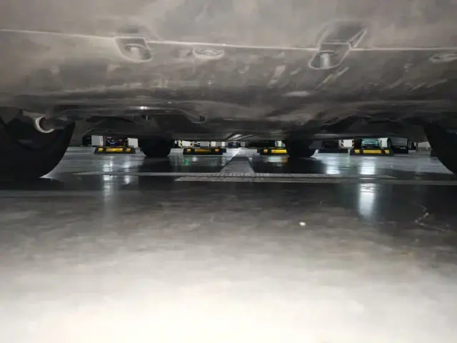 Tesla Model Y — Фото автомобиля 24