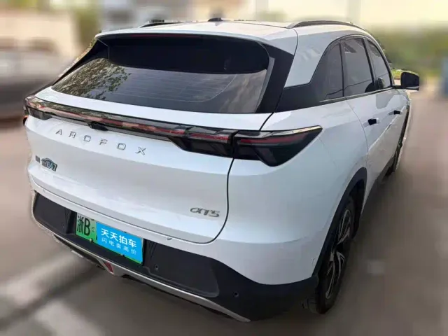 Arcfox Alpha T5 — Фото автомобиля 2