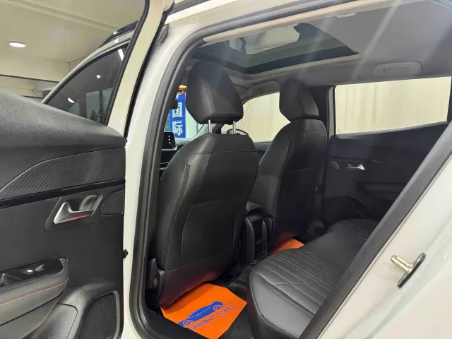 Peugeot 2008 — Фото автомобиля 8