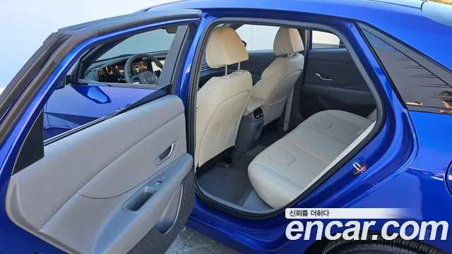 Hyundai AVANTE Новый Avante (CN7) — Фото автомобиля 12