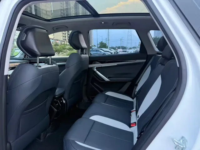 Geely Boyue L — Фото автомобиля 5