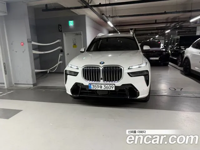 BMW X7 — Фото автомобиля 2