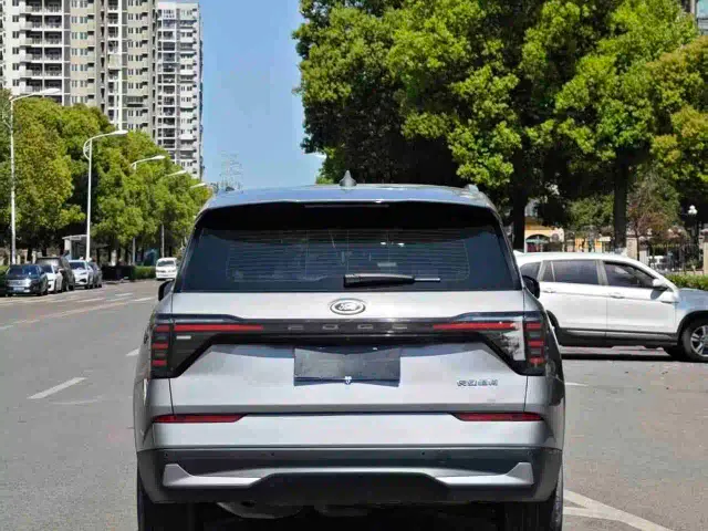 Ford Edge — Фото автомобиля 11