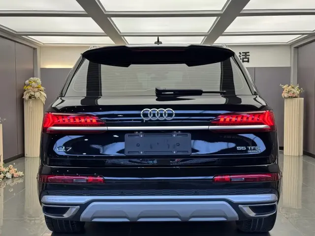 Audi Q7 — Фото автомобиля 13