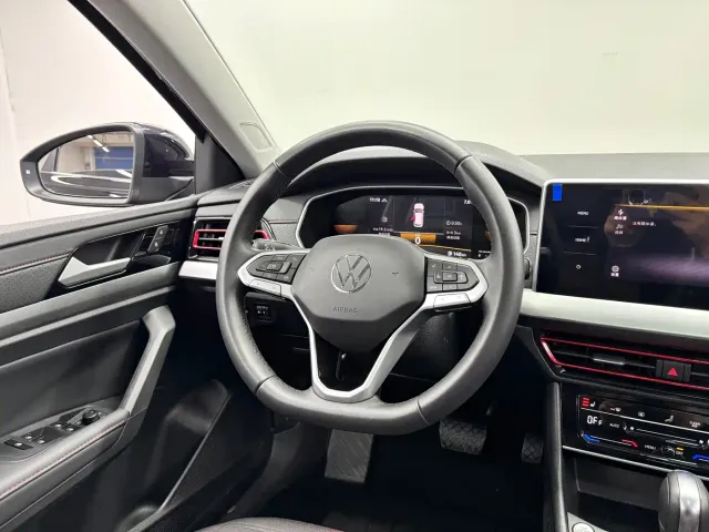 Volkswagen Lavida — Фото автомобиля 12