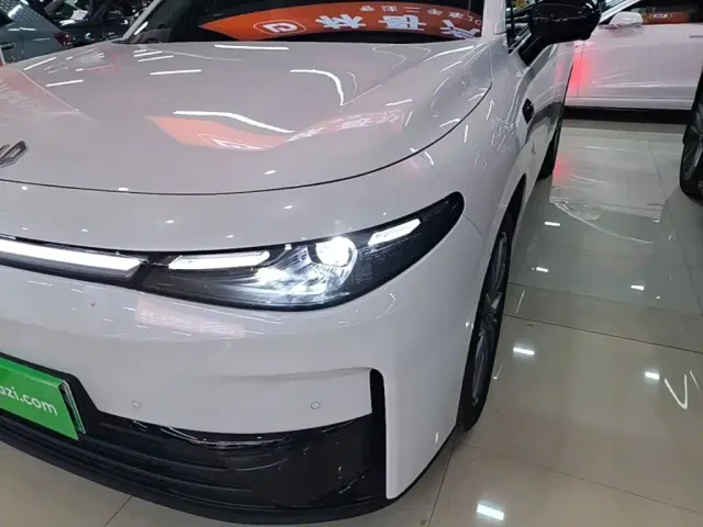 Leapmotor C10 — Фото автомобиля 23