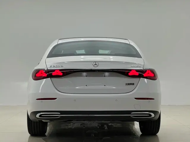 Mercedes-Benz E-Class — Фото автомобиля 13