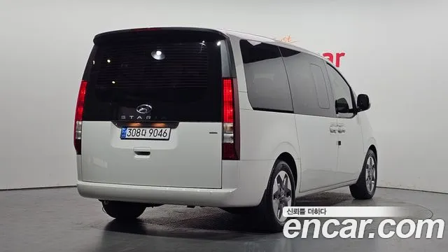 Hyundai Staria Staria 4WD Tourer 9 мест — Фото автомобиля 2