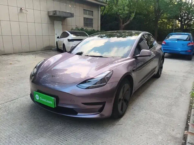 Фотография автомобиля — Tesla Model 3
