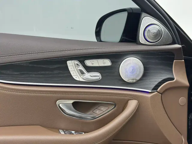 Mercedes-Benz E-Class — Фото автомобиля 7