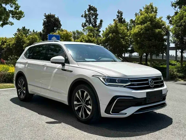Volkswagen Tiguan L — Фото автомобиля 8
