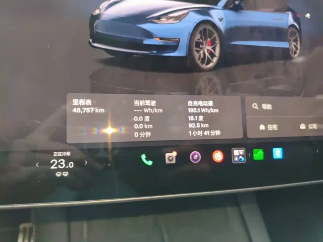 Tesla Model 3 — Фото автомобиля 11