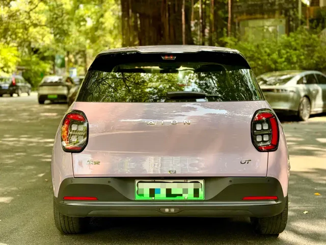 GAC AION UT super — Фото автомобиля 16