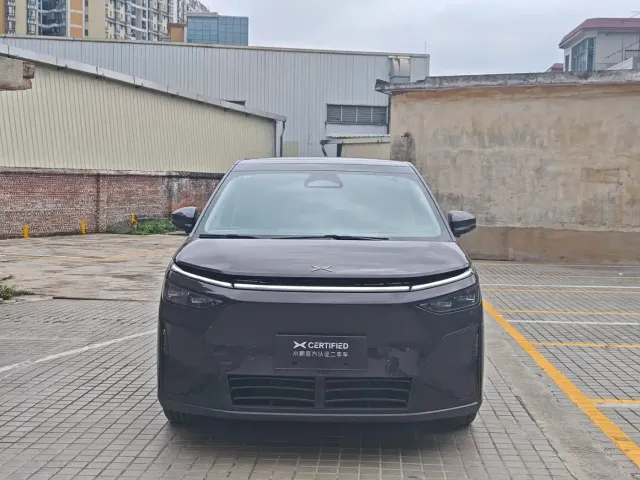 Xpeng X9 — Фото автомобиля 2