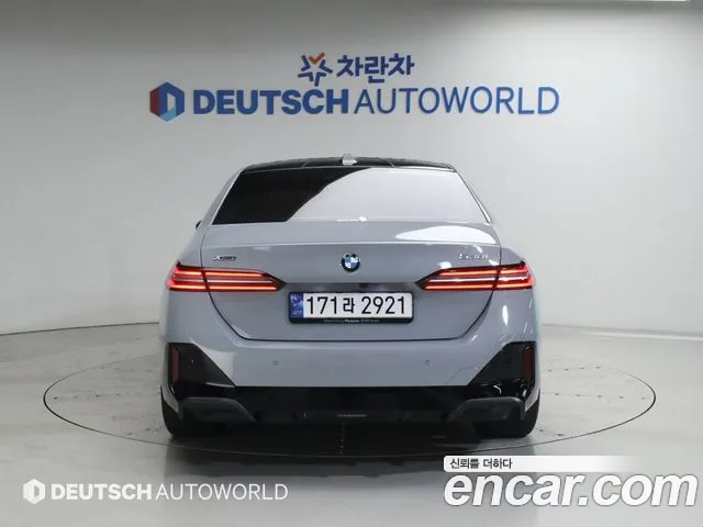 BMW 5 Series G60 — Фото автомобиля 4